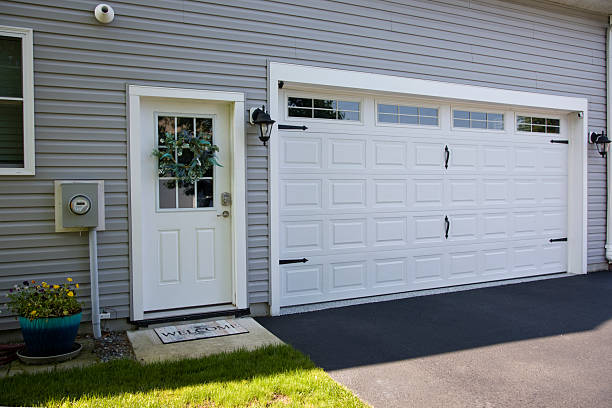 24/7 Emergency Garage Door Panel Replacement experts in Mitchell County County, IA